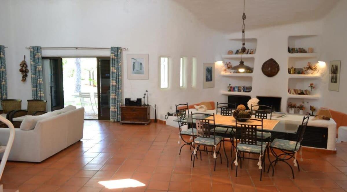 Villa Pinhal- Beautiful Villa Located In Quiet Area Quarteira Buitenkant foto