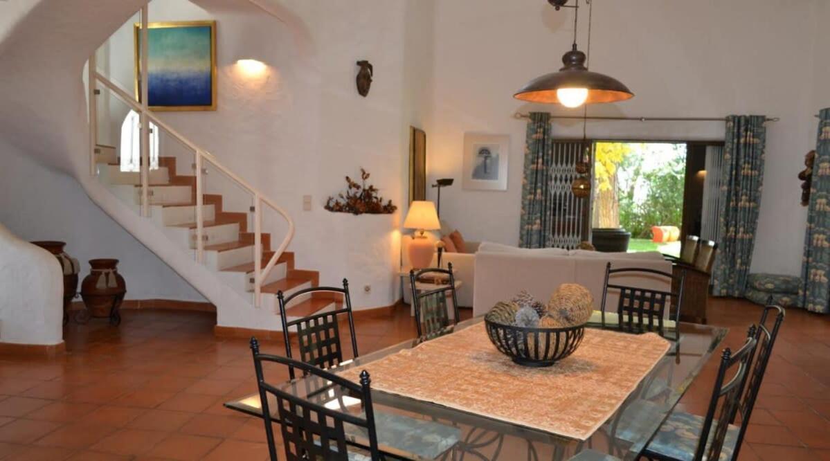 Villa Pinhal- Beautiful Villa Located In Quiet Area Quarteira Buitenkant foto