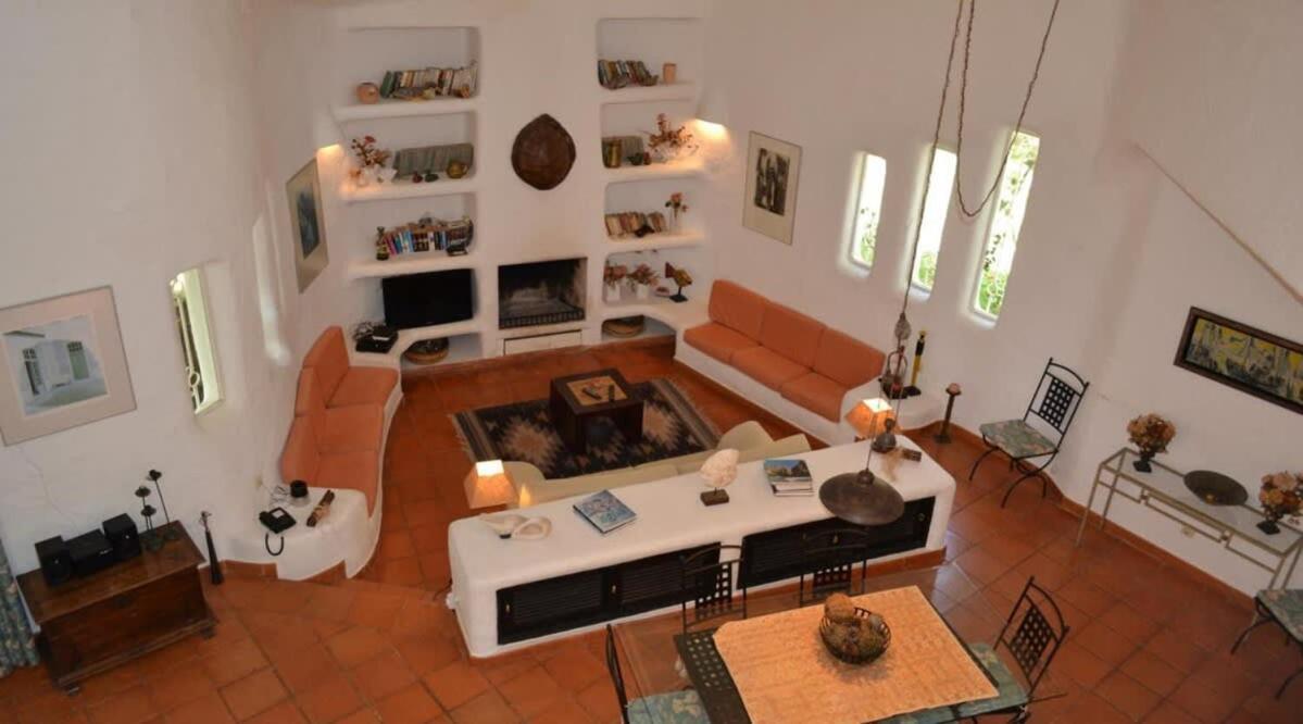 Villa Pinhal- Beautiful Villa Located In Quiet Area Quarteira Buitenkant foto