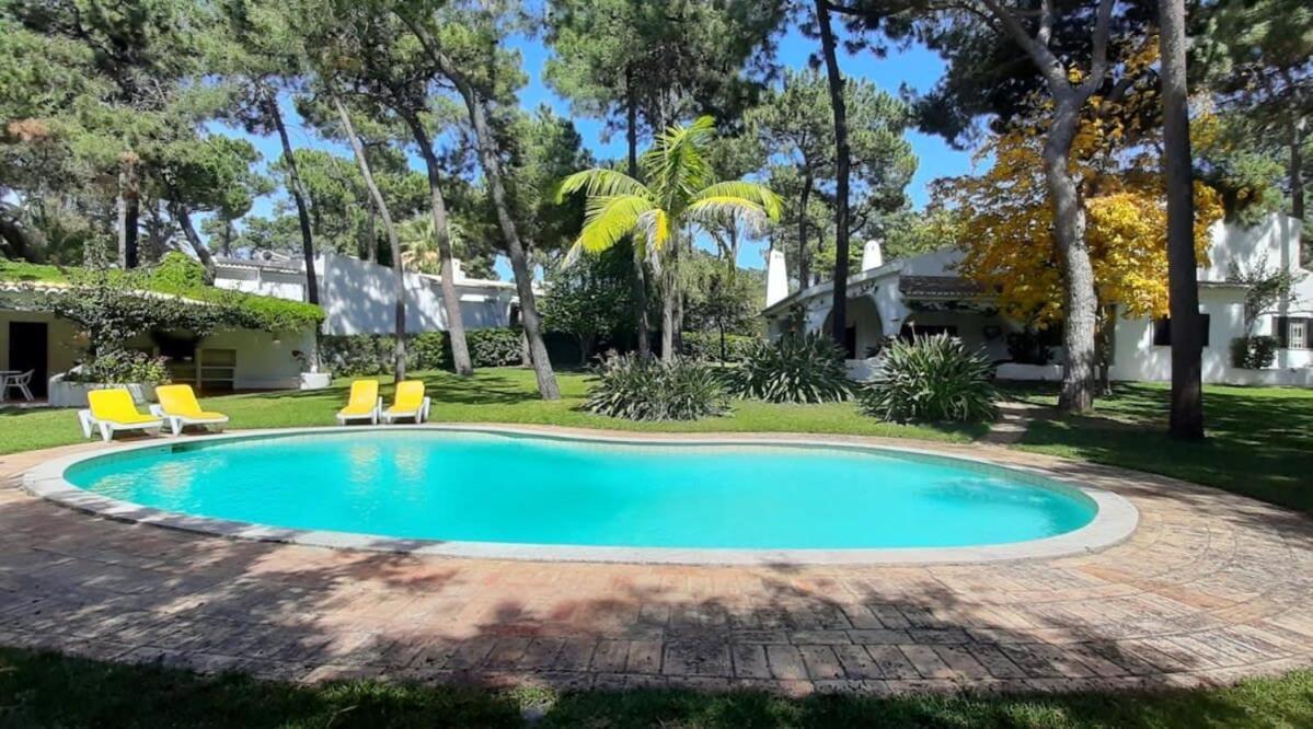 Villa Pinhal- Beautiful Villa Located In Quiet Area Quarteira Buitenkant foto